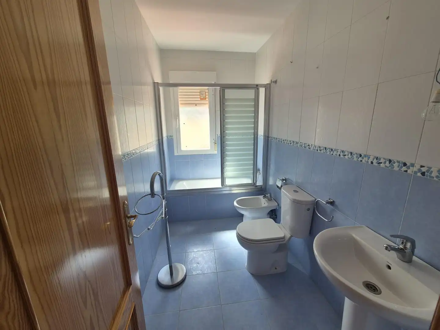 Bathroom of Houses for sale in El Casar de Escalona  with Heating, Terrace and Swimming Pool