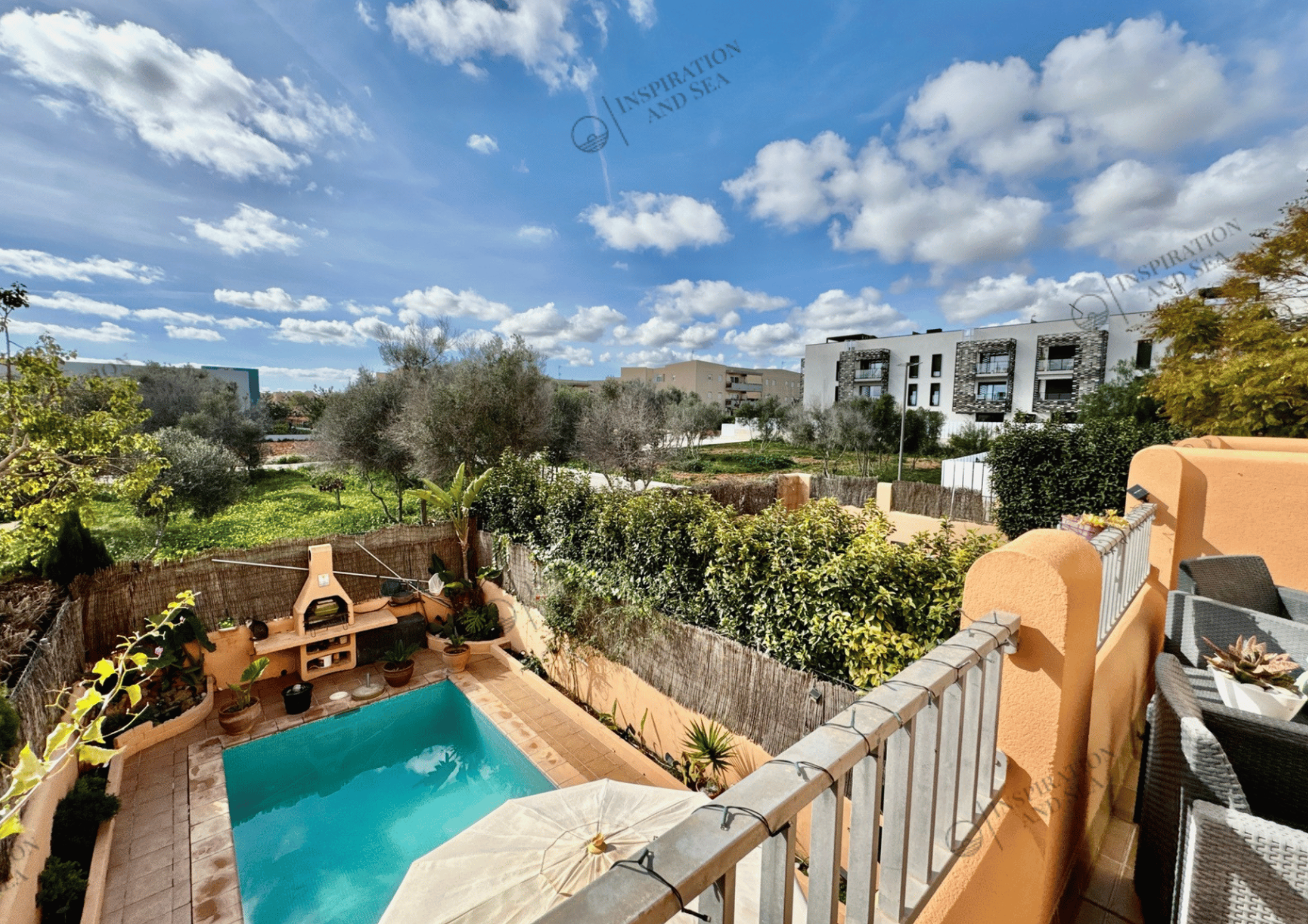 Vista exterior de Casa adosada en venda en Eivissa amb Aire condicionat, Jardí privat i Terrassa