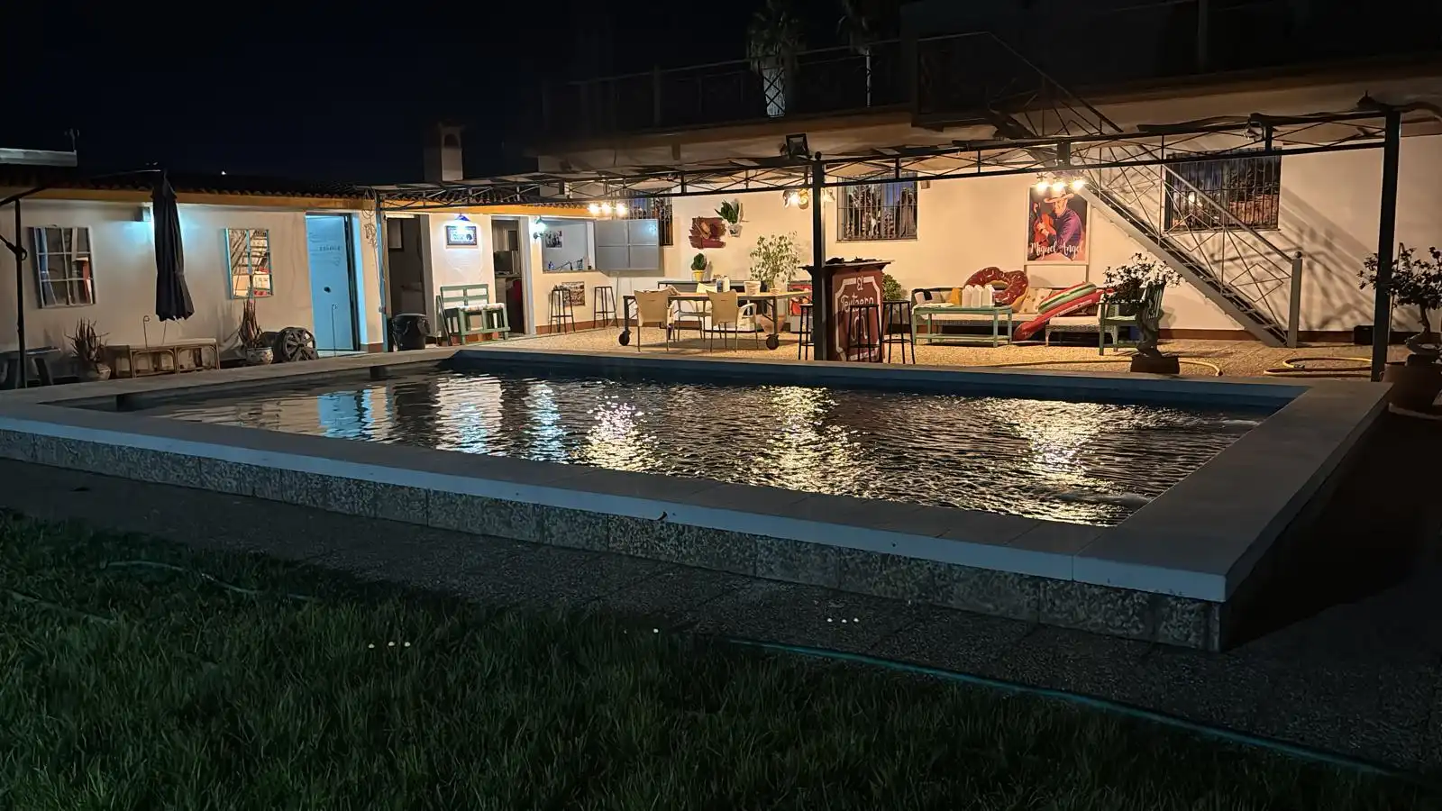 Swimming pool of Houses for sale in La Rinconada  with Air Conditioner, Private garden and Terrace