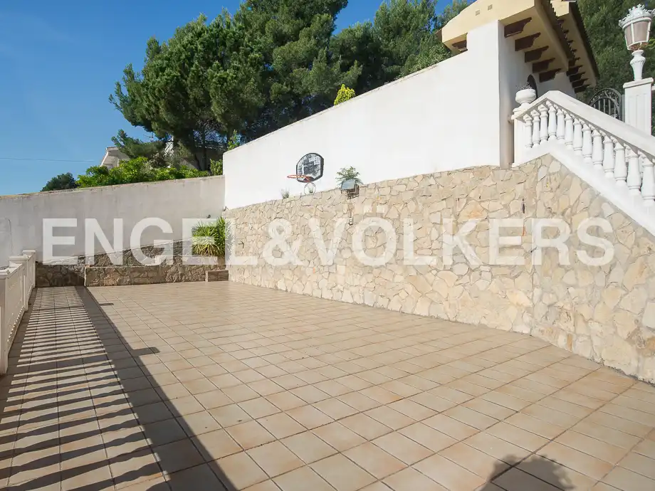 Vista exterior de Casa o xalet en venda en Onda amb Calefacció, Jardí privat i Terrassa