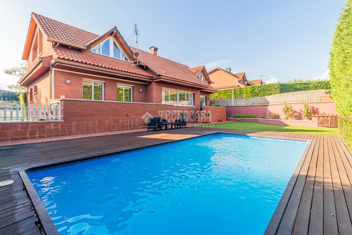 Swimming pool of House or chalet for sale in Sant Cugat del Vallès  with Air Conditioner and Heating