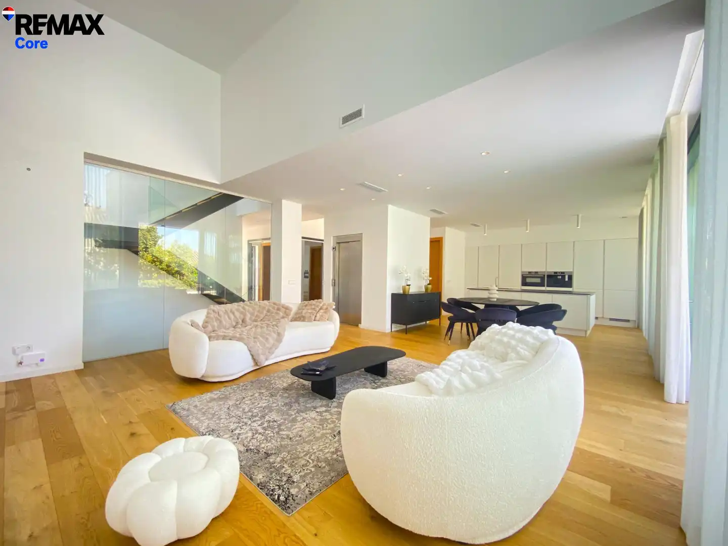 Sala d'estar de Casa o xalet en venda en Marbella amb Aire condicionat, Calefacció i Jardí privat