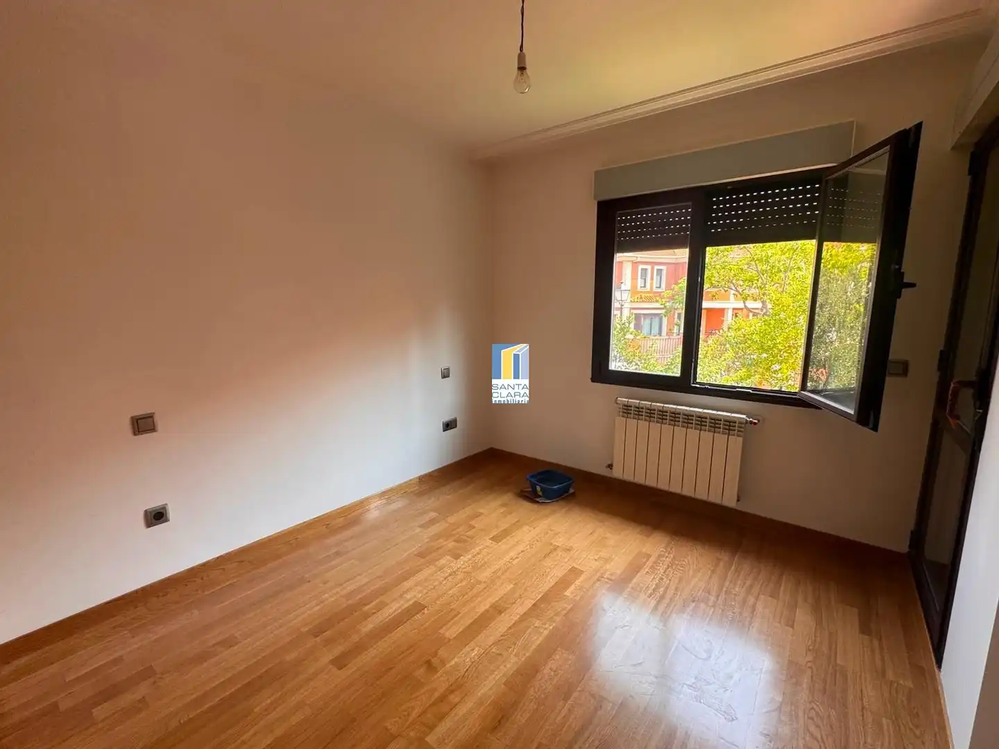 Dormitori de Casa adosada en venda en Zamora Capital  amb Calefacció, Jardí privat i Parquet