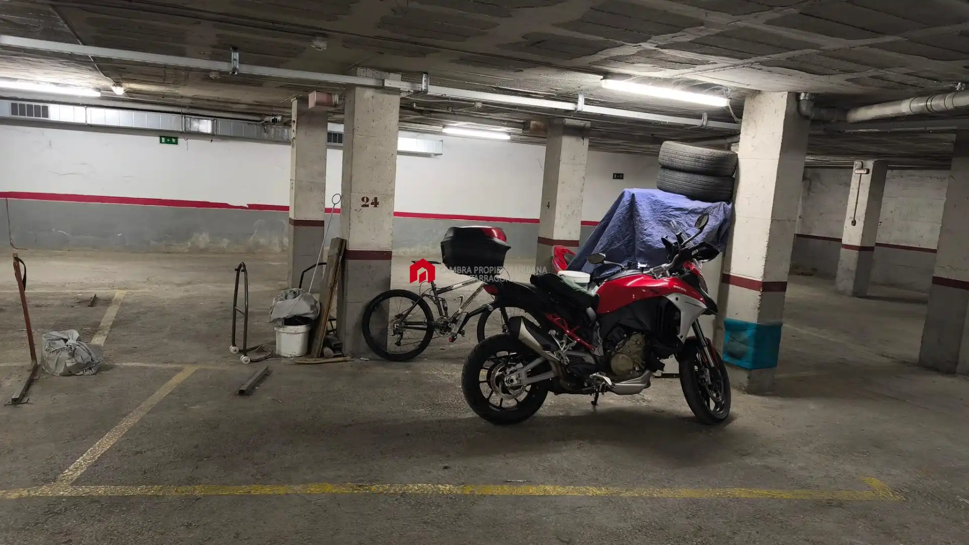 Parkplatz von Garage zum Verkauf in Tortosa