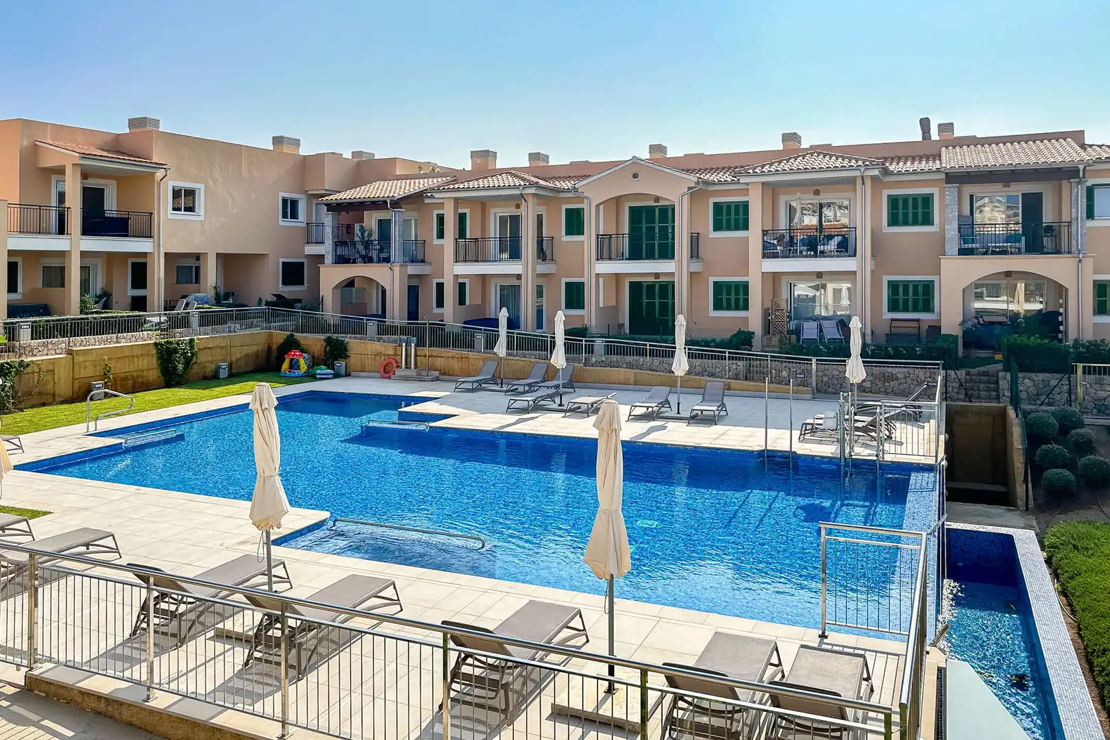 Piscina de Casa adosada en venda en Capdepera amb Aire condicionat, Terrassa i Moblat