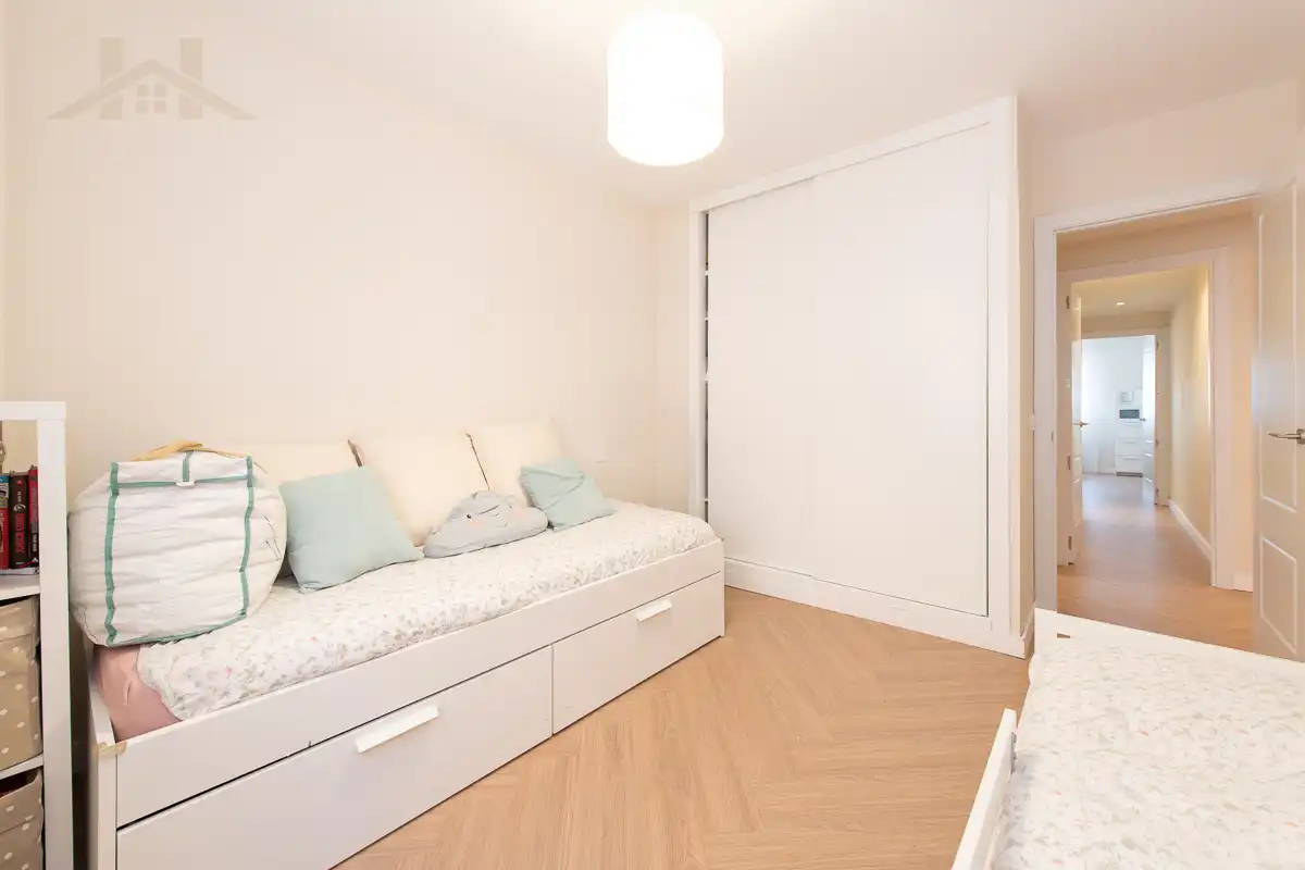 Habitación de Piso en venta en Alcobendas con Calefacción, Terraza y Trastero