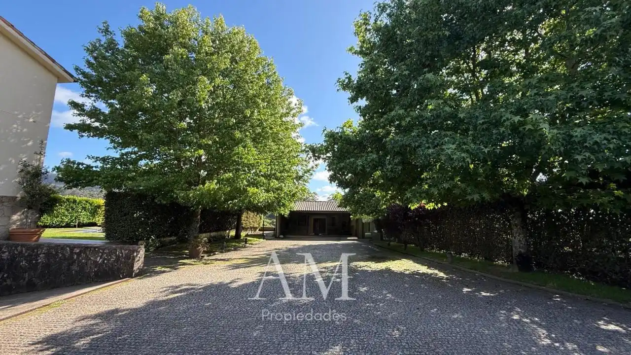 Vista exterior de Casa o chalet en venta en Vigo  con Calefacción, Jardín privado y Terraza