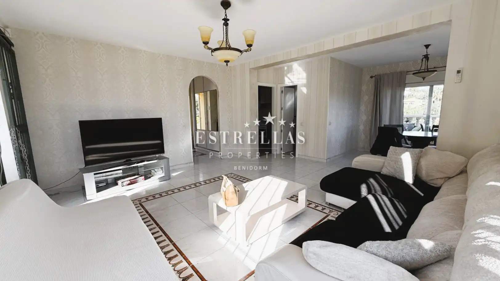 Sala de estar de Casa o chalet en venta en La Nucia con Aire acondicionado, Calefacción y Jardín privado