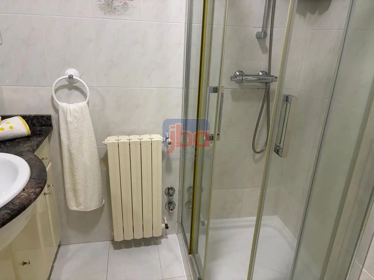 Bathroom of Flat for sale in Ourense Capital   with Heating, Storage room and Balcony