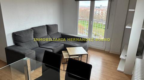 Foto 2 de Piso de alquiler en Pizarrales, Salamanca