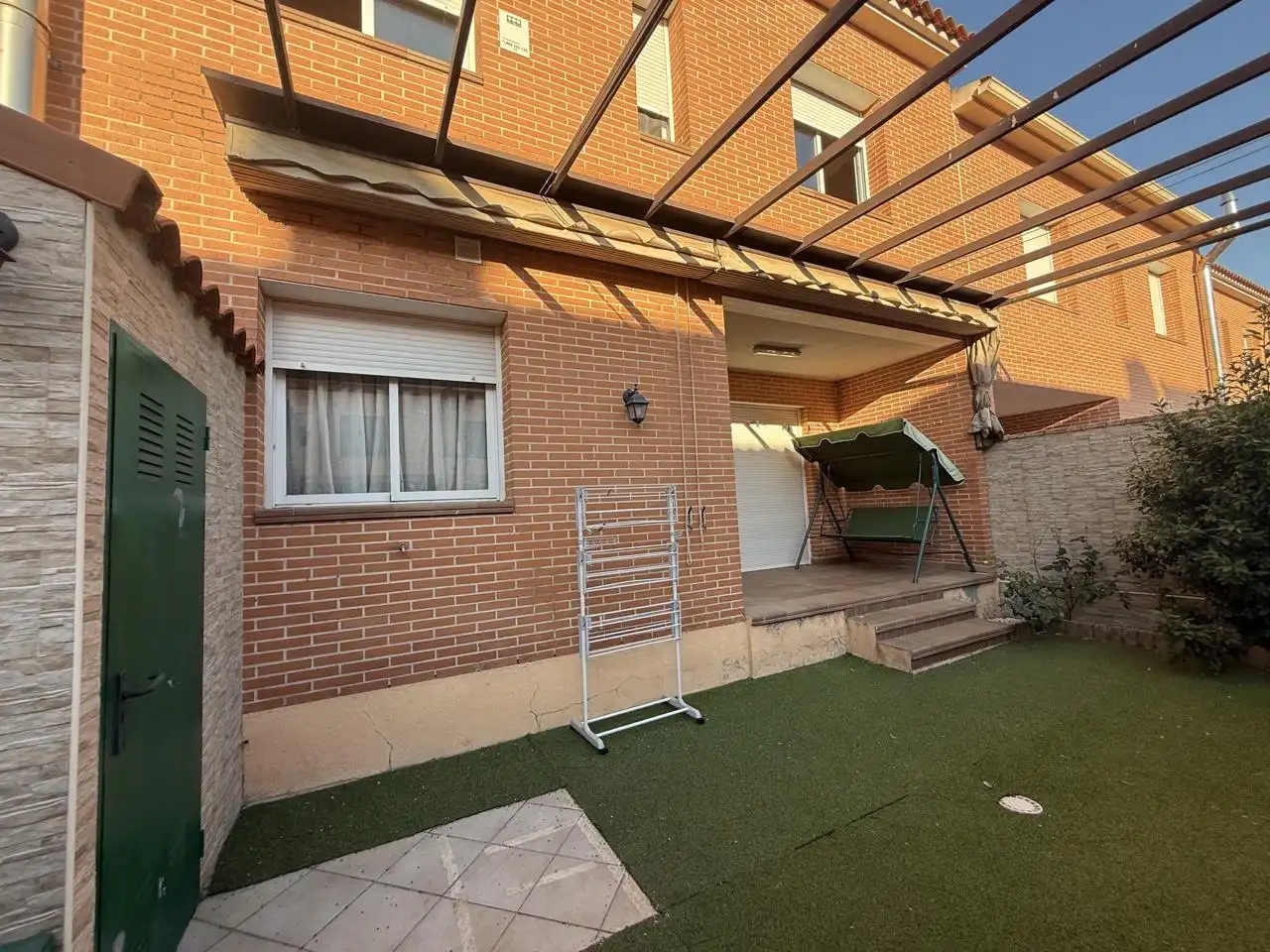 Casa adosada en venda a Cuesta, Camarena