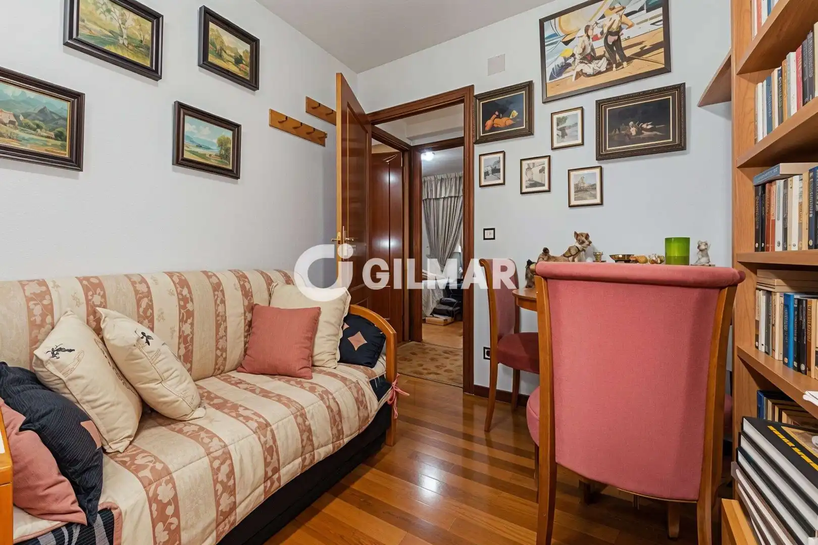 Habitación de Piso en venta en Madrid con Calefacción y Balcón