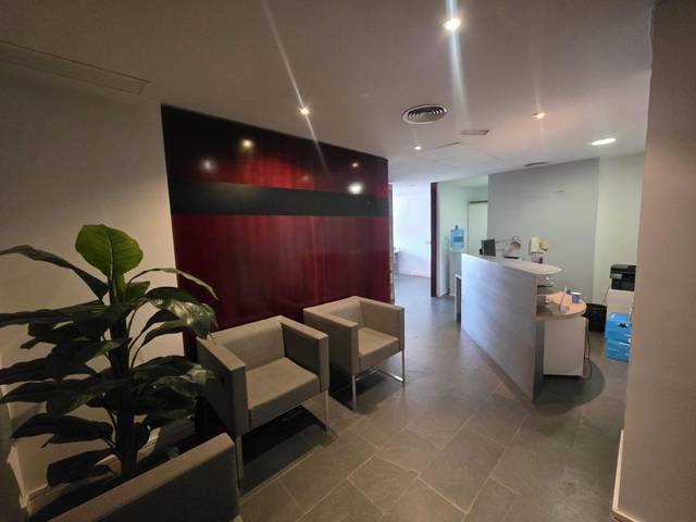 Oficina en Venta en Avenida Avenida Blas Infante en El Tardón - El Carmen