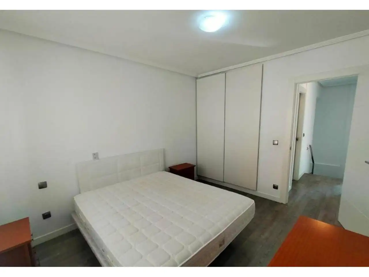 Dormitori de Casa o xalet en venda en Burgos amb Calefacció, Parquet i Terrassa