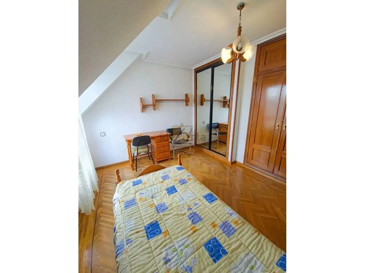 Habitación de Dúplex en venta en Oviedo  con Calefacción, Parquet y Terraza