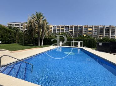 Flat with pool for sale in Playa de Poniente