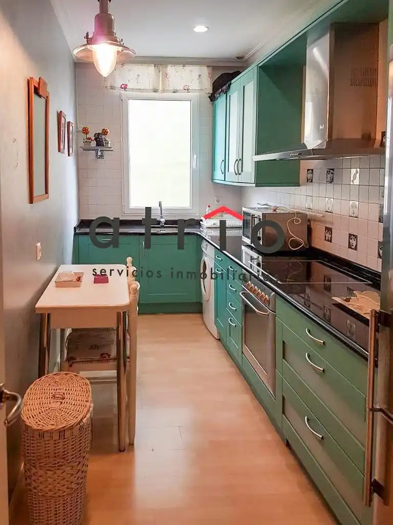 Cocina de Piso en venta en Santander con Calefacción y Amueblado