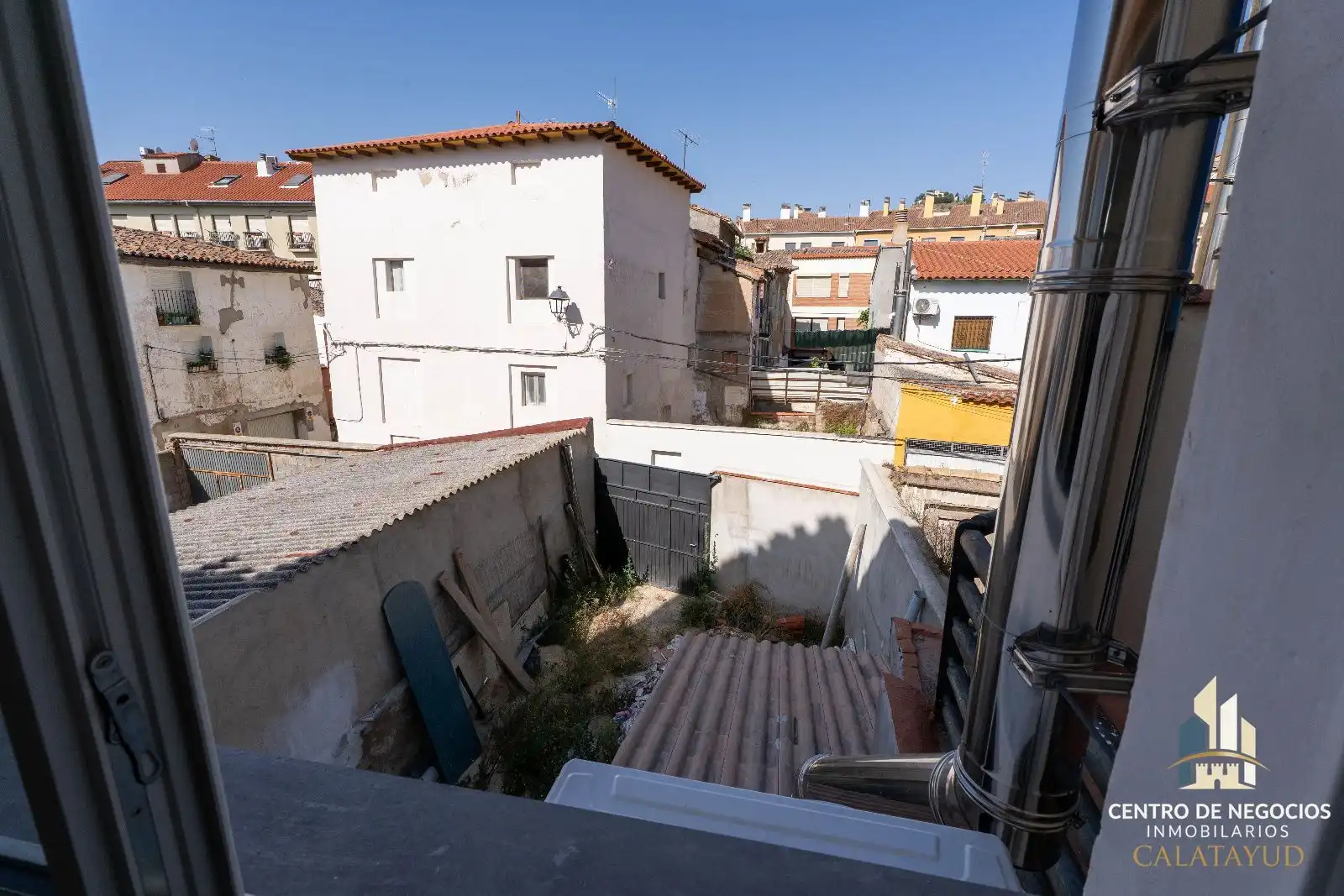Vista exterior de Casa adosada en venda en Calatayud amb Aire condicionat, Calefacció i Terrassa