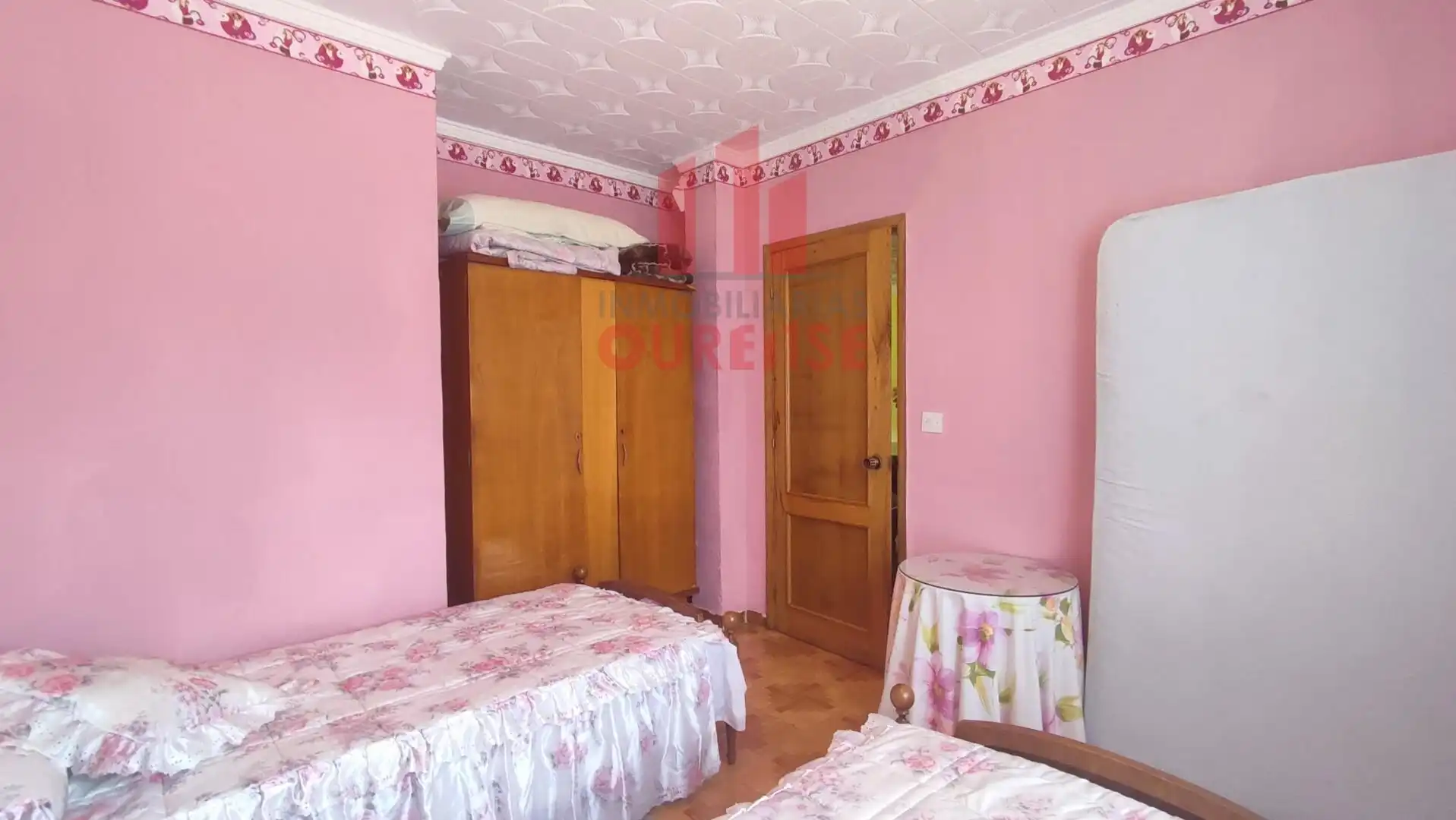 Dormitori de Casa o xalet en venda en A Merca   amb Calefacció i Moblat