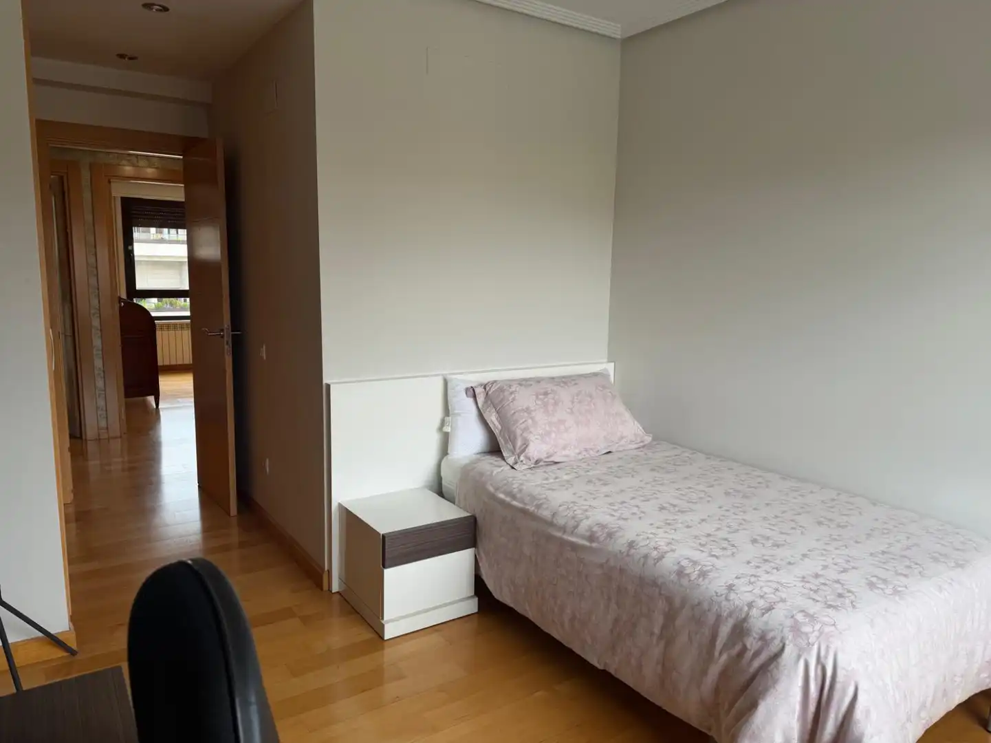 Habitación de Piso en venta en  Logroño con Calefacción, Parquet y Terraza