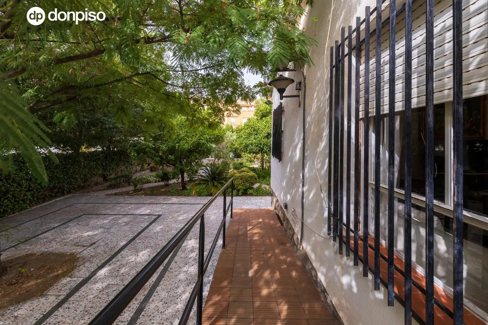 Vista exterior de Casa o chalet en venta en Armilla con Aire acondicionado, Calefacción y Jardín privado