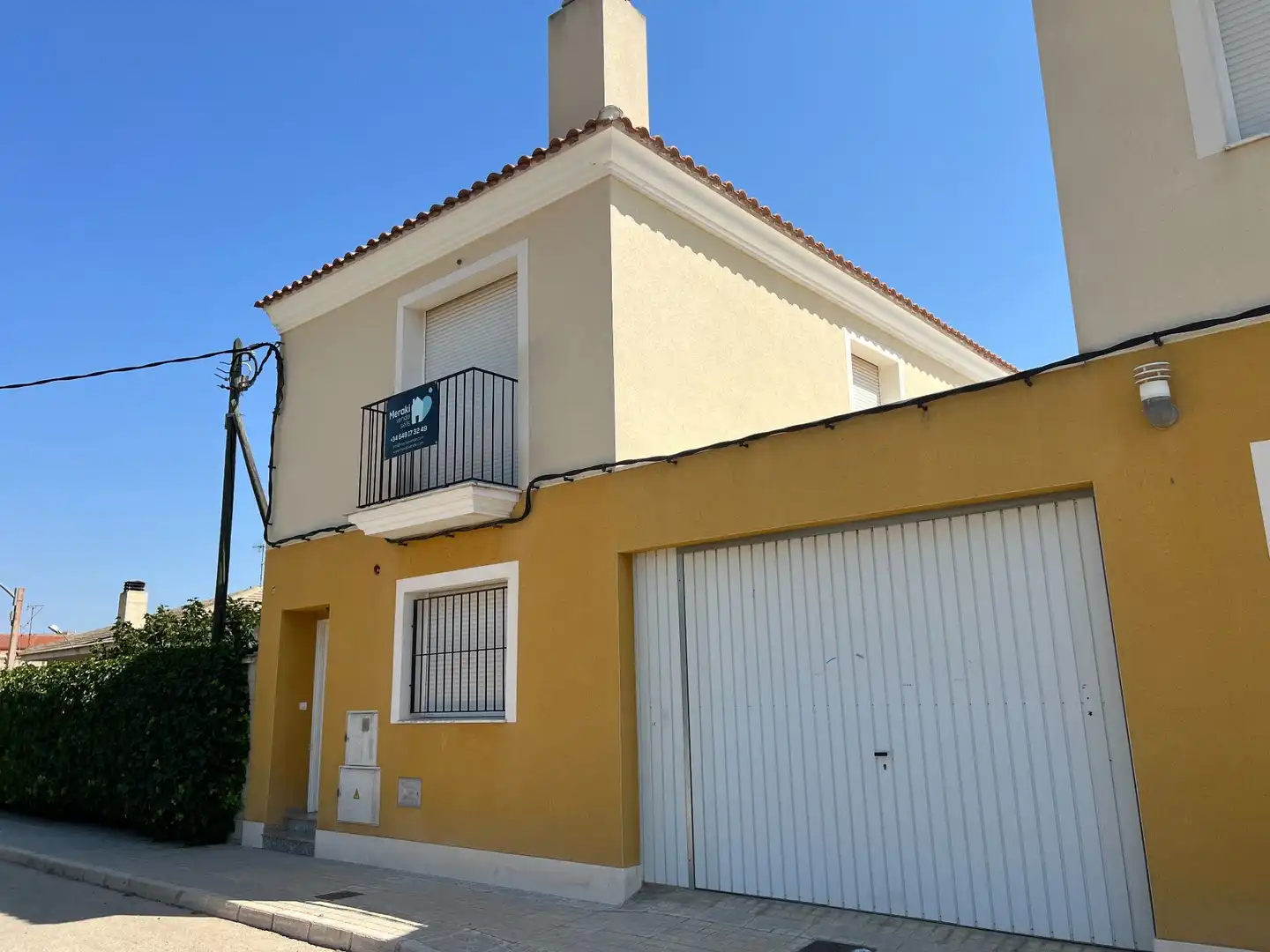 Vista exterior de Casa o xalet en venda en Villena amb Calefacció i Traster
