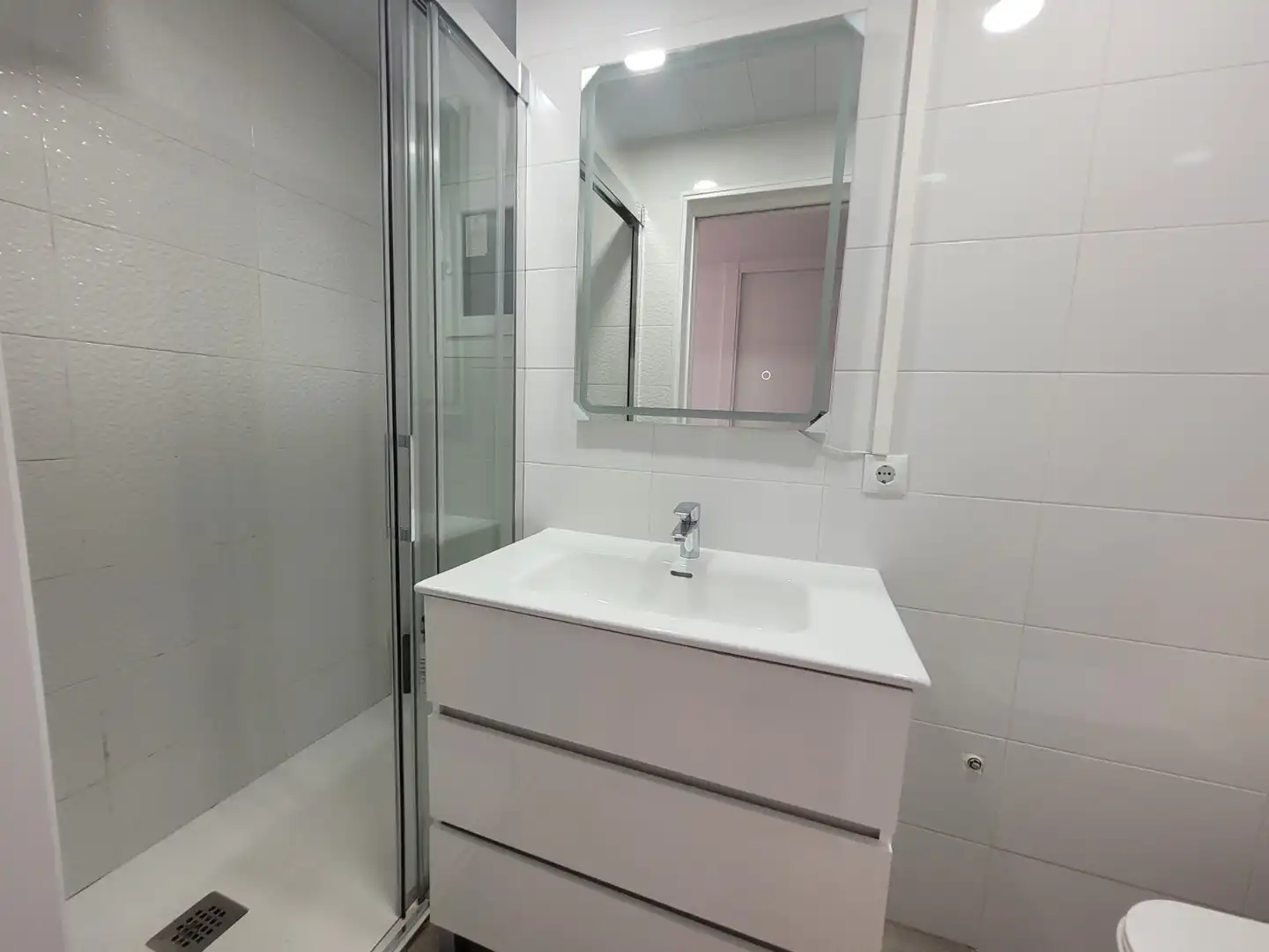 Badezimmer von Wohnung zum Verkauf in El Prat de Llobregat mit Klimaanlage, Heizung und Ofen