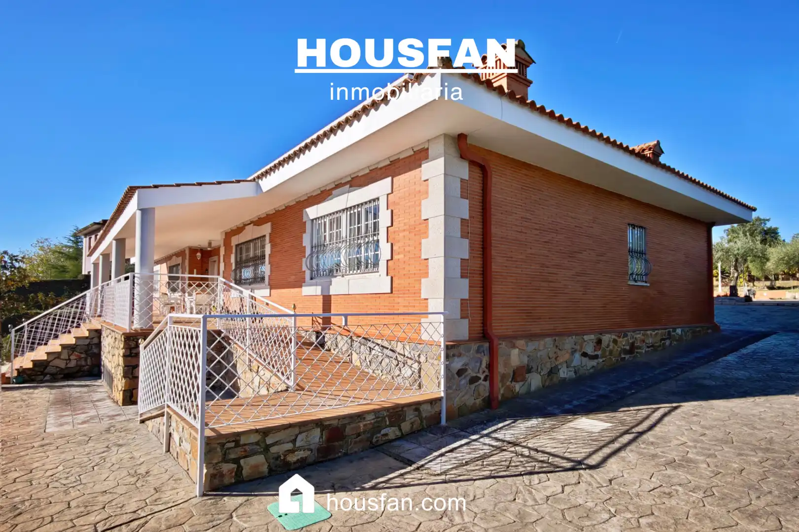 Exterior view of Houses for sale in Cáceres  with Air Conditioner, Heating and Private garden