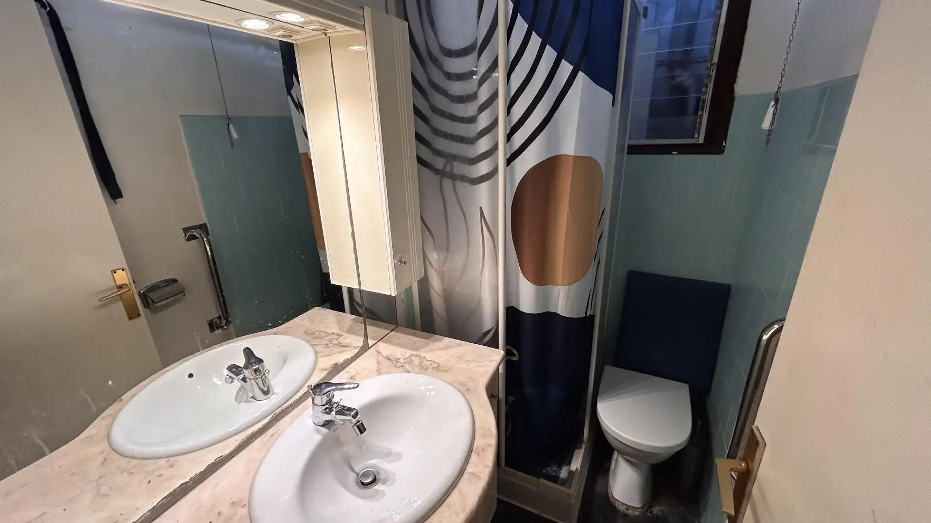 Baño de Casa adosada en venta en Molins de Rei con Terraza y Balcón