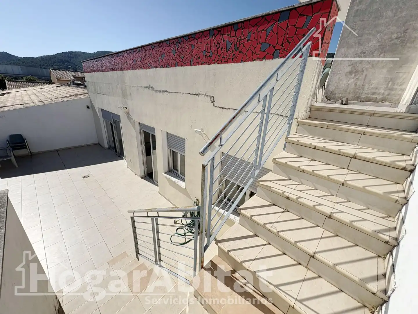 Vista exterior de Àtic en venda en Vilallonga / Villalonga amb Terrassa, Balcó i Piscina comunitària