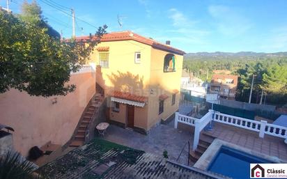 Vista exterior de Casa o xalet en venda en Vacarisses amb Aire condicionat, Terrassa i Piscina