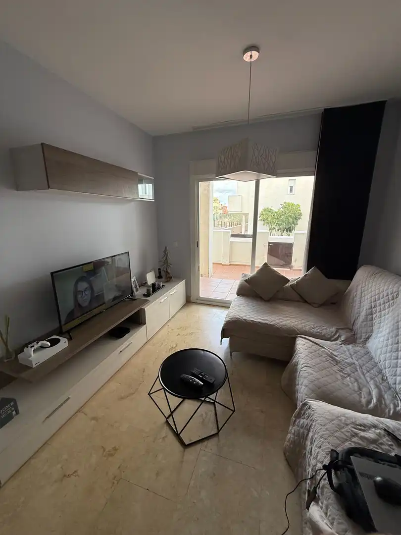 Sala d'estar de Pis en venda en Benalmádena amb Aire condicionat i Piscina comunitària
