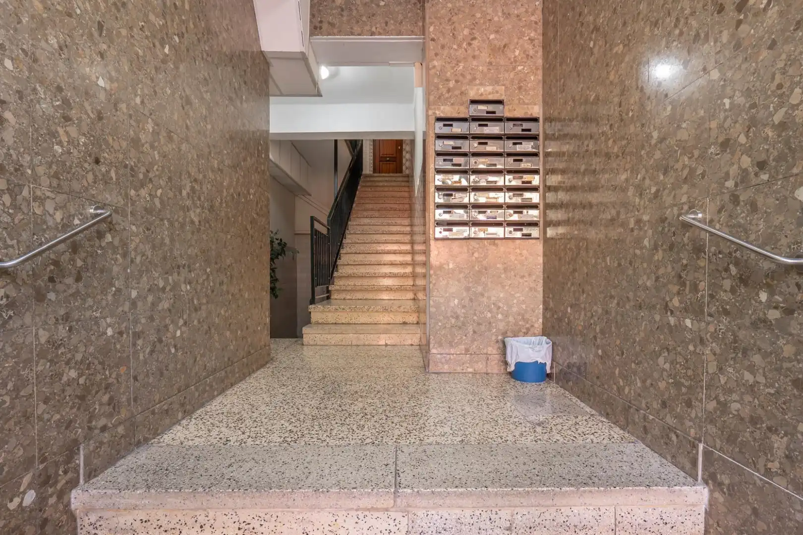 Flat for sale in Granada  with Balcony