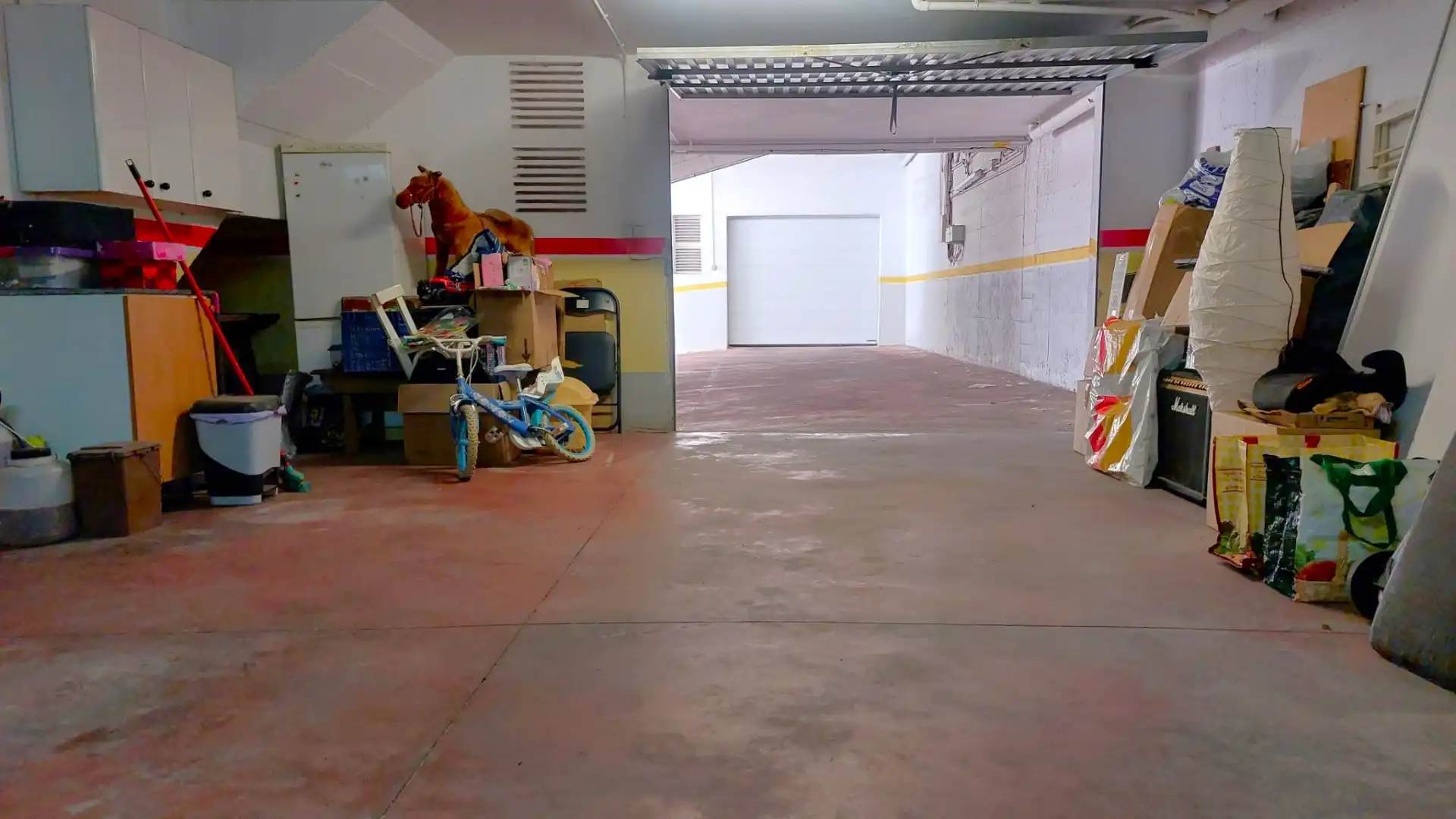 Aparcament de Casa adosada en venda en Viladecavalls amb Aire condicionat, Calefacció i Jardí privat