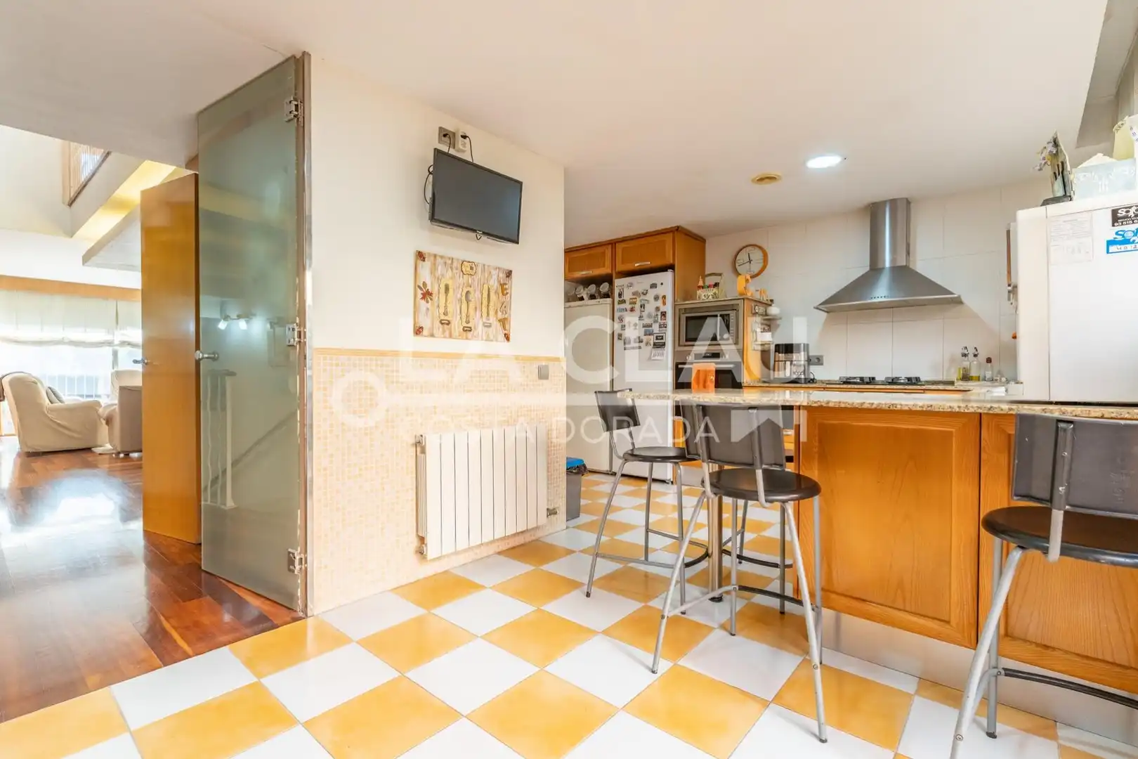 Küche von Einfamilien-Reihenhaus zum Verkauf in Gavà mit Heizung