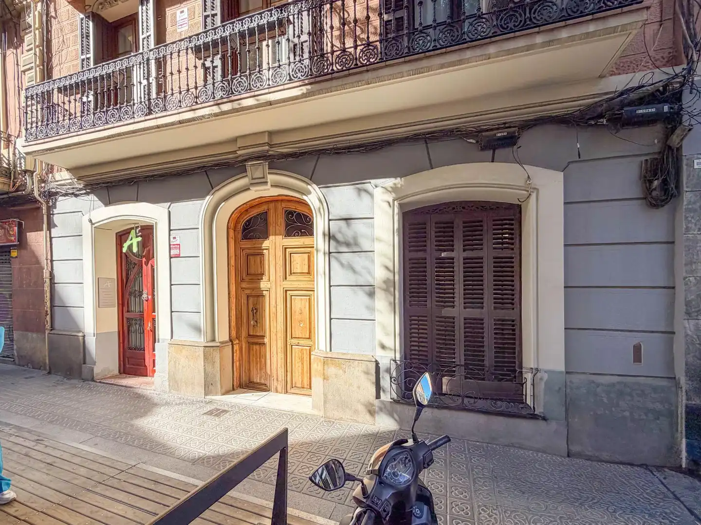 Außenansicht von Wohnung zum Verkauf in Barcelona mit Klimaanlage, Heizung und Parkett