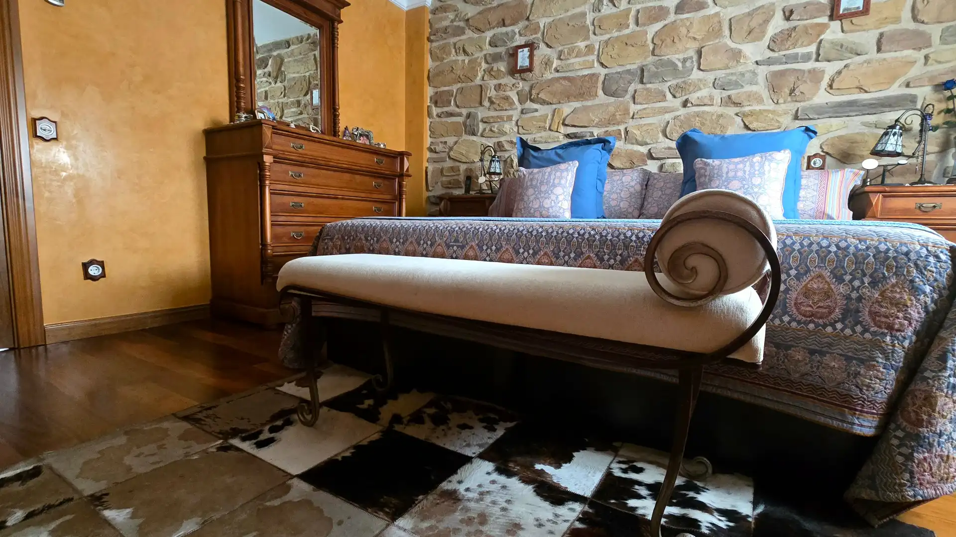 Habitación de Casa adosada en venta en Alcalá de Henares con Aire acondicionado, Calefacción y Jardín privado