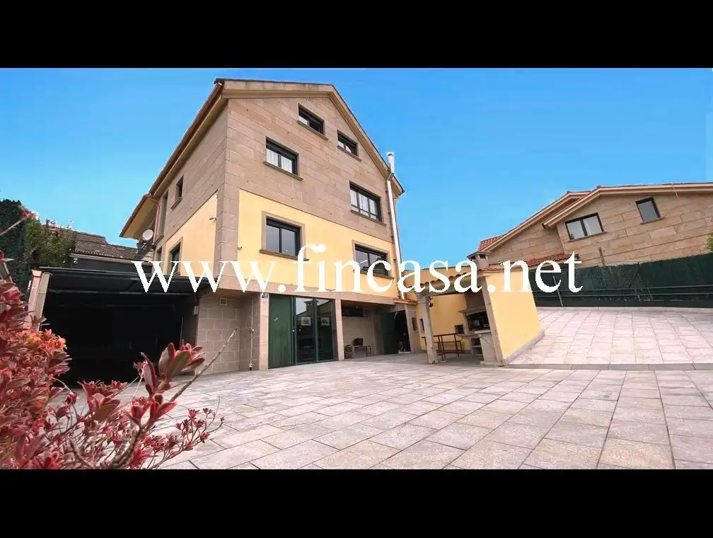 Vista exterior de Casa o chalet en venta en Vigo  con Jardín privado, Parquet y Terraza
