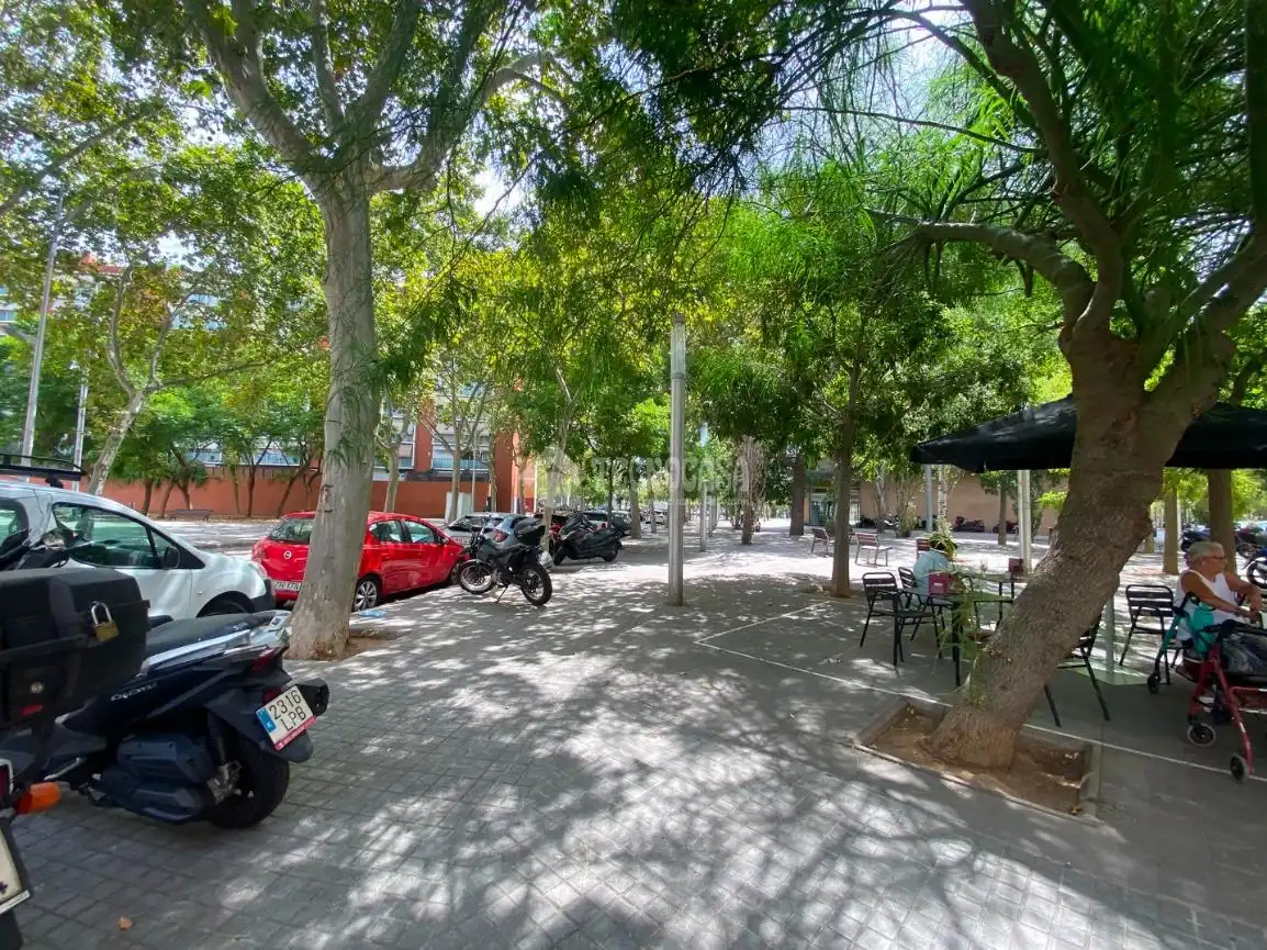 Parkplatz von Geschaftsraum zur Miete in L'Hospitalet de Llobregat mit Klimaanlage