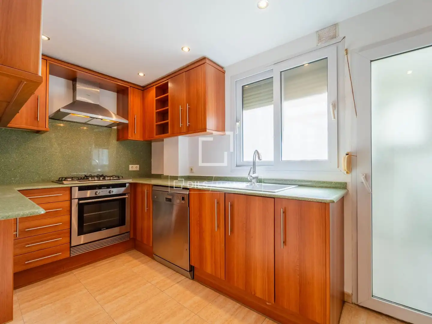 Cocina de Piso en venta en Valencia con Calefacción, Parquet y Amueblado