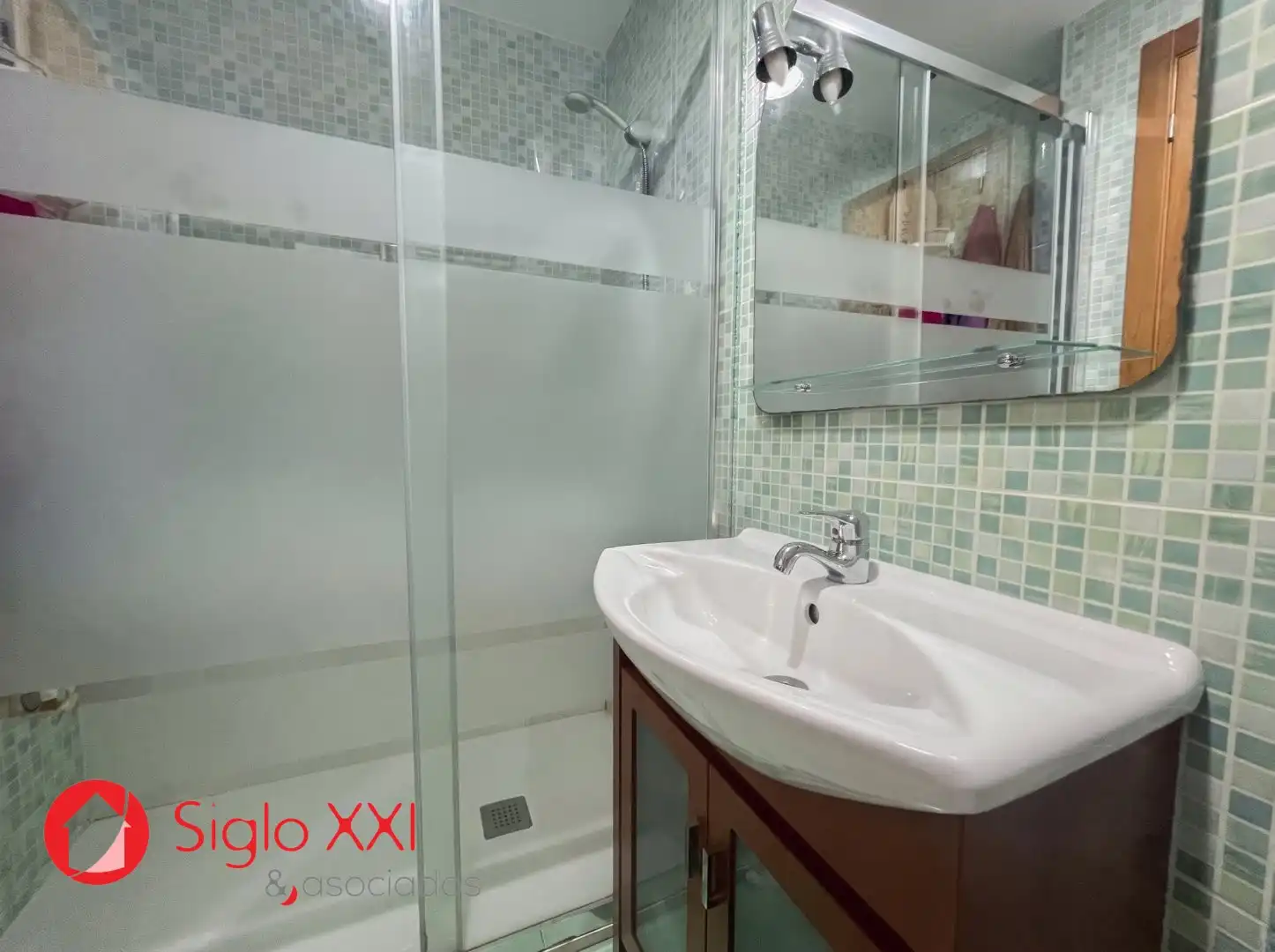 Bathroom of Flat for sale in Madrigal 