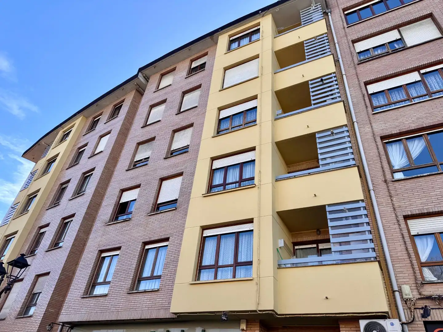 Vista exterior de Pis en venda en Medio Cudeyo amb Calefacció i Terrassa