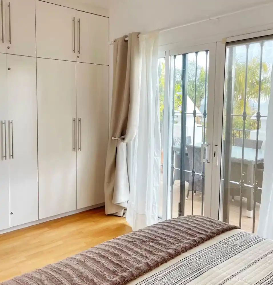 Apartamento con piscina en alquiler en La Quinta, imagen 12