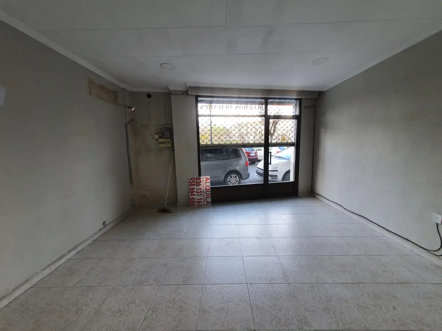 Business premises to rent in Calle Enrique Casas Vila 4