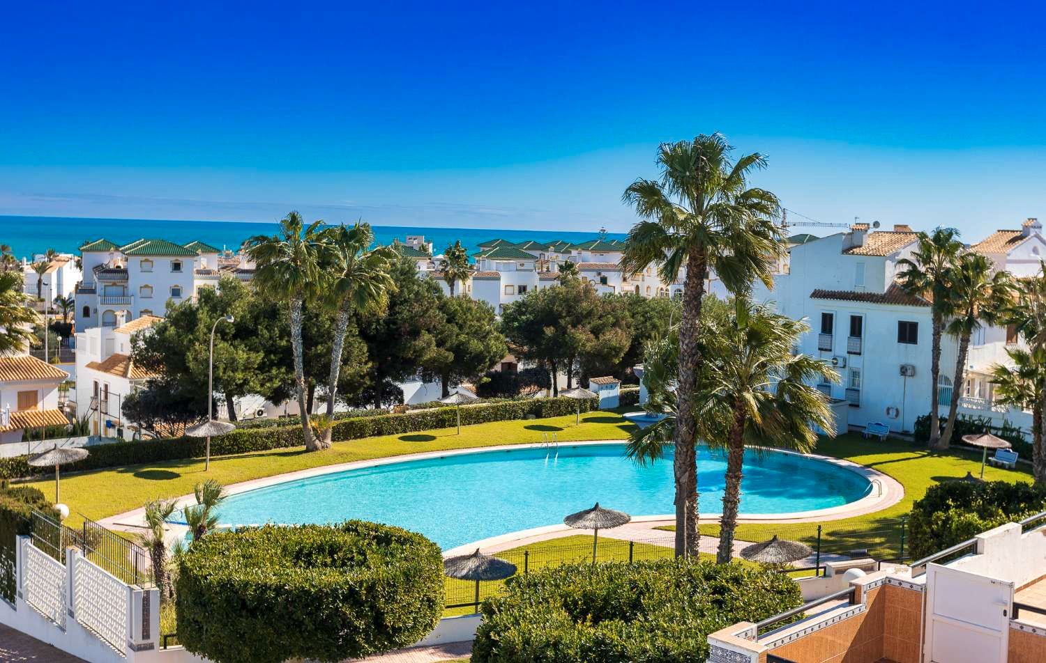 Piscina de Dúplex en venda en Torrevieja amb Aire condicionat, Calefacció i Terrassa