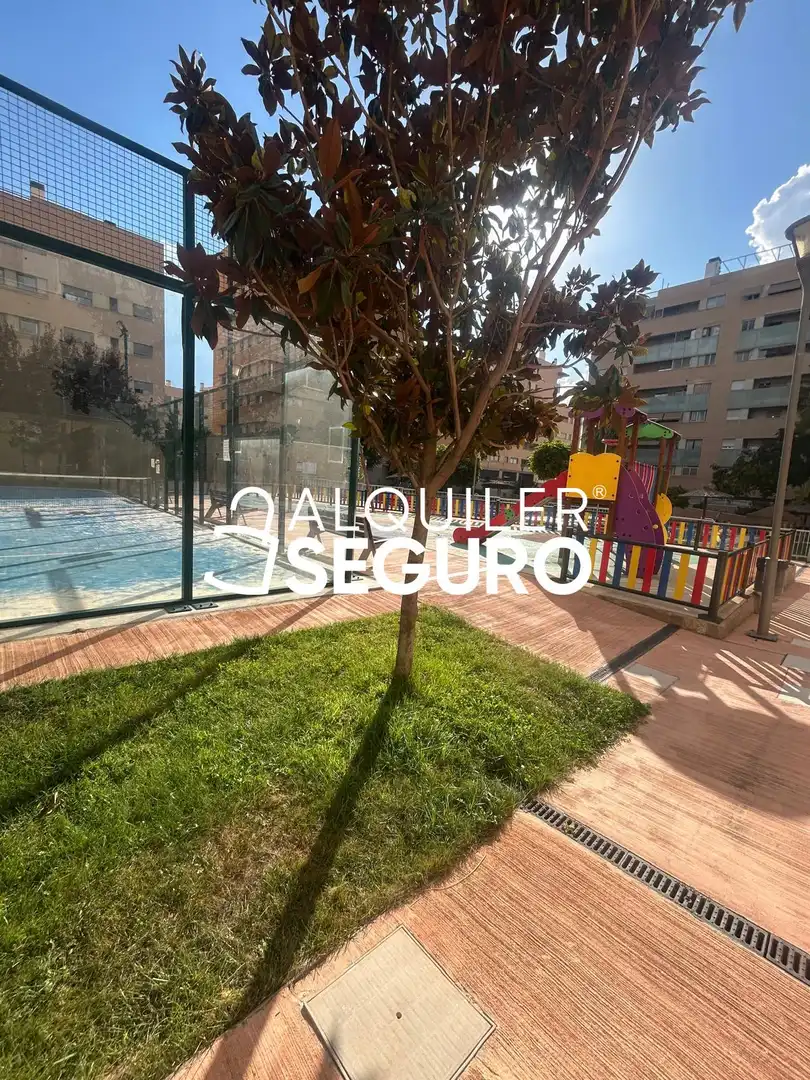 Flat with pool to rent in Catedratica Asun. Linares, imagen 5