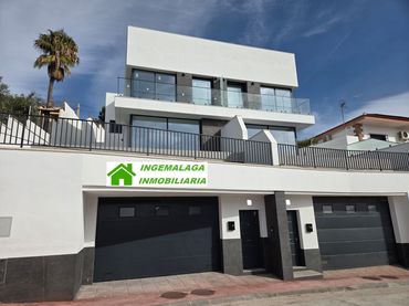 Xalet amb balcó en venda a Calle Bartolomé de las Casas