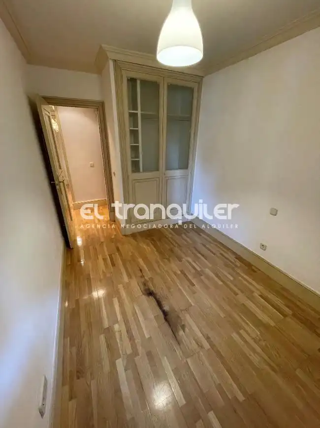 Bedroom of Flat for rent in Alcalá de Henares  with Air Conditioner, Parquet flooring and Swimming Pool