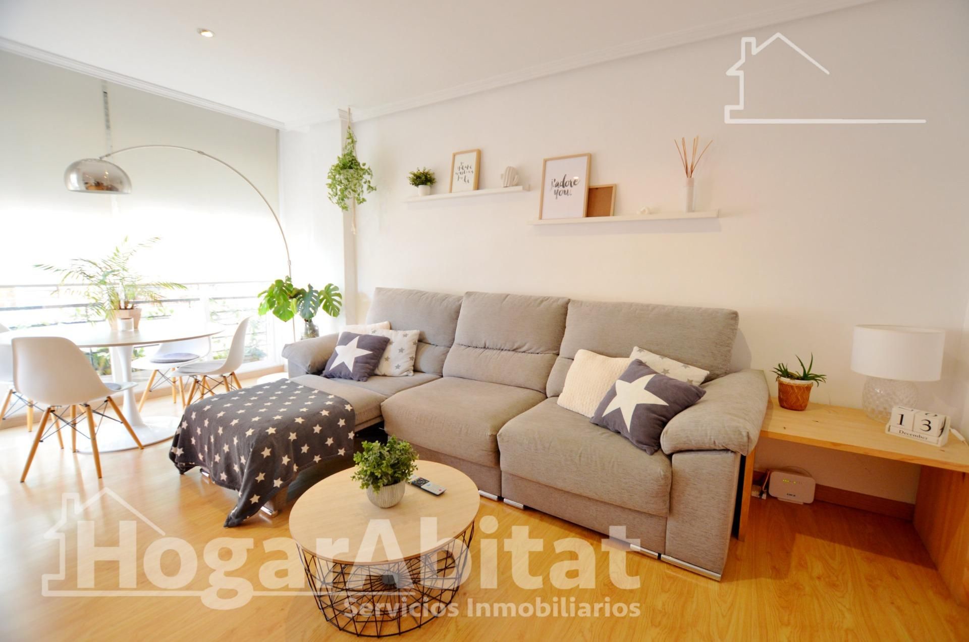 Living room of Flat for sale in Alicante / Alacant  with Air Conditioner and Heating