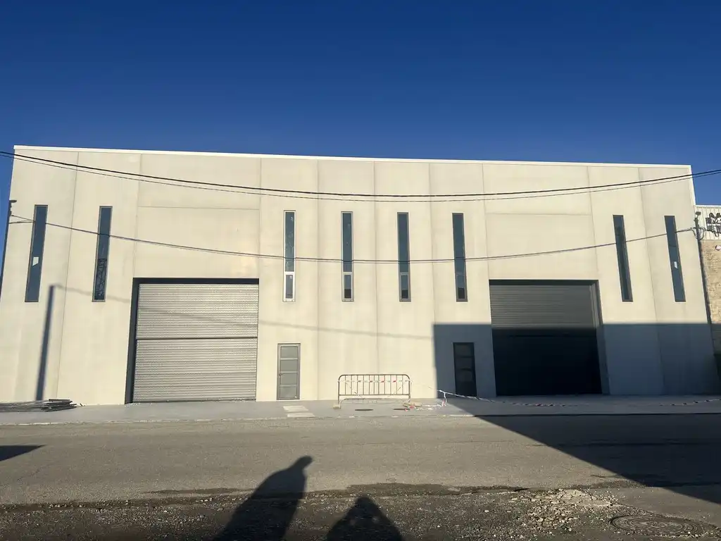 Vista exterior de Nave industrial de alquiler en Vilalba